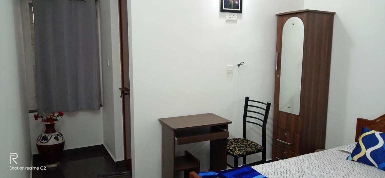 Bethel Residency Hotel Kochi Bagian luar foto