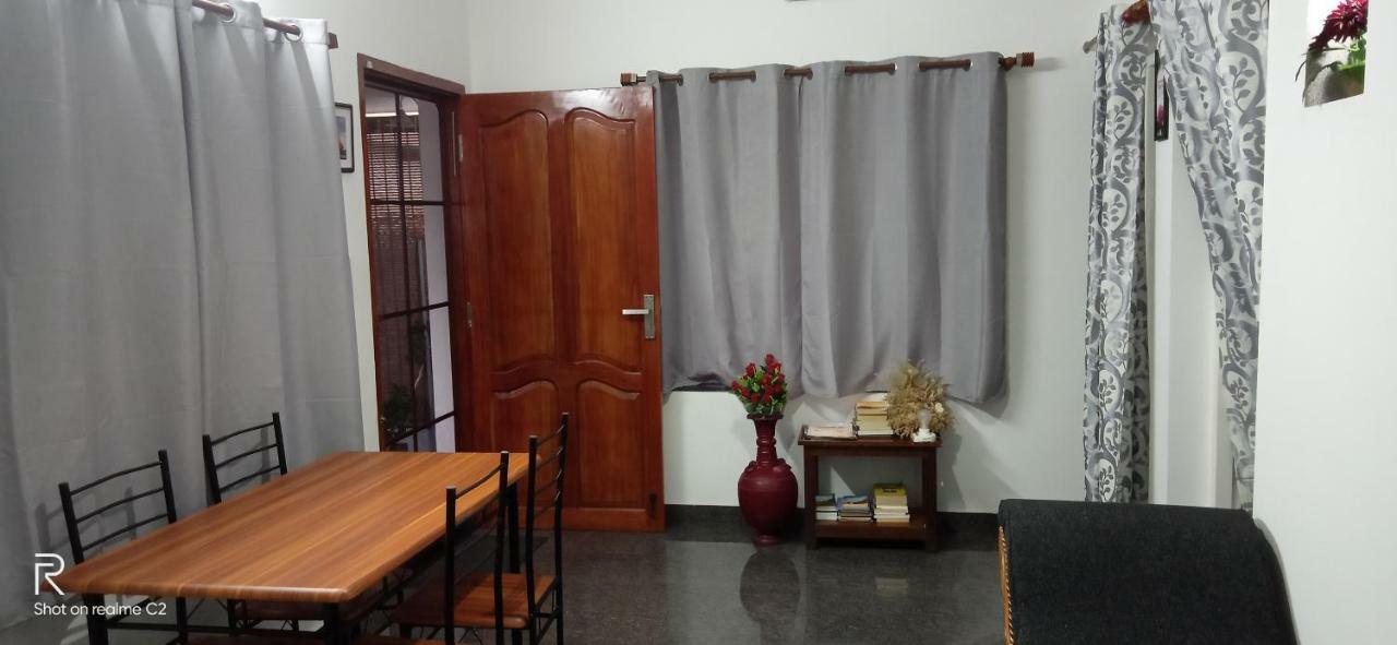 Bethel Residency Hotel Kochi Bagian luar foto